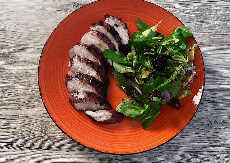 Blackberry-balsamic roasted chicken breast ๐