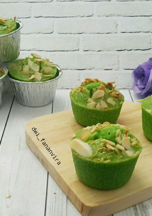 Foto resep 369.Pandan Cheese Cupcakes
