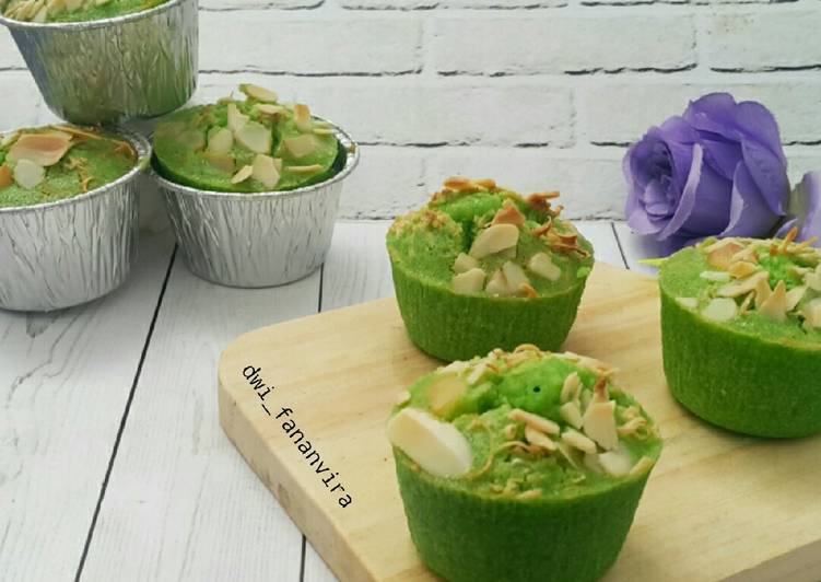 369.Pandan Cheese Cupcakes