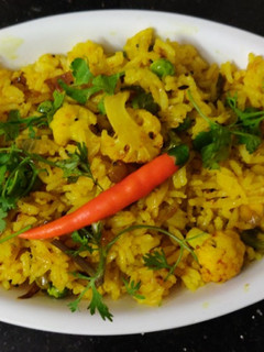 फोडणीचा भात (fodnicha bhat recipe in marathi) रेसिपी चे मुख्य फोटो