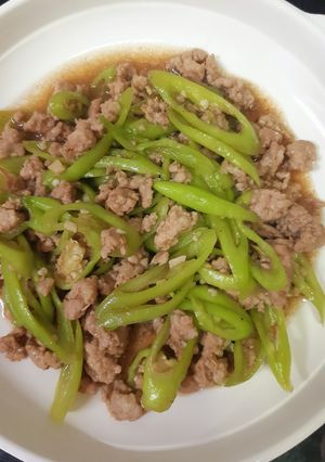 รูปของ "หมูสับผัดพริกอ่อน" Stir Fried Minced Pork with Peppers