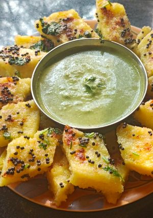 रवा पोहे ढोकळा रेसिपी चे मुख्य फोटो 