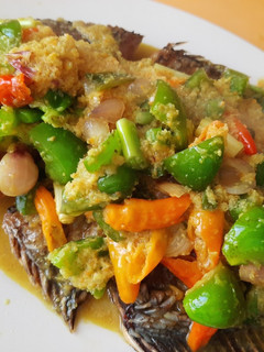 Foto resep Ikan gurame bumbu kuning