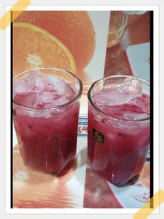 A picture of Falsay ka juice.