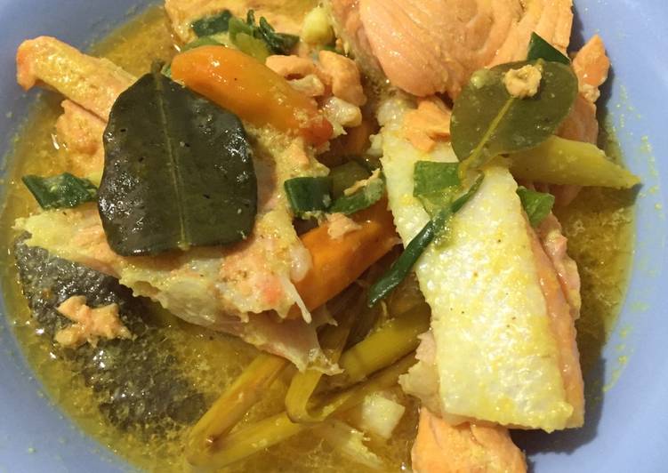 Cara memasak Salmon (tulang) kuah kuning, Bikin Ngiler