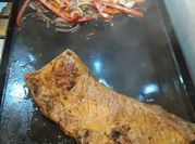 Una foto de glaseado de carne