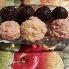 A picture of Coconuts dates bites.