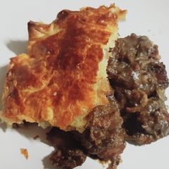 A picture of Steak and Kidney Pie.