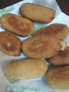 Una foto de Croquetas de merluza y atún