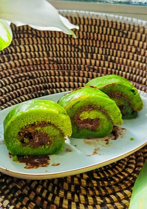 Foto resep Bolu Gulung Ekonomis Pandan Selai Coklat ala Mbak Erni Apriana