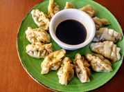 Una foto de obleas de gyozas