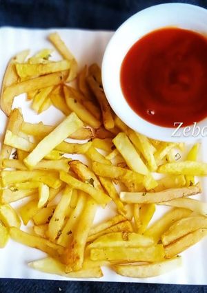 आलू फ्रेंच फ्राइज़ (aloo french fries recipe in Hindi) रेसिपी मुख्य फोटो