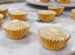 Una foto de Beijinhos de coco