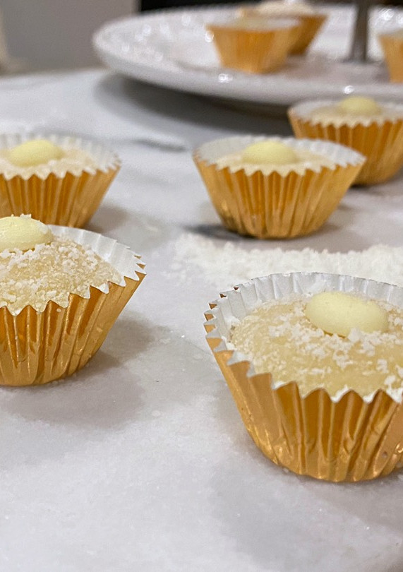 Una foto de Beijinhos de coco