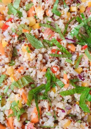 Hình của món Salad Quinoa (Diêm Mạch).
