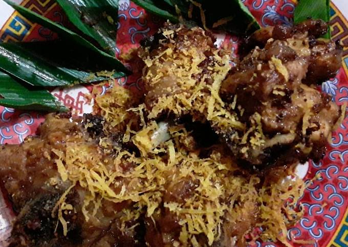 Ayam Goreng Srundeng Pandan