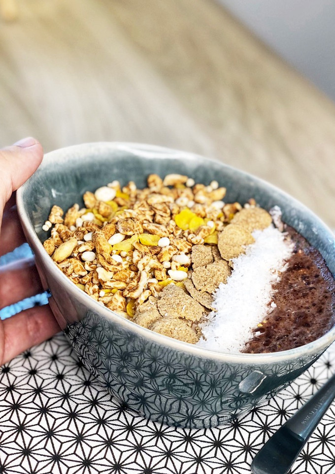 Una foto de Óptimo desayuno de cacao con coco y cereales inflados sin azúcar