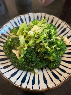蒜炒青花菜 的食譜成品照片
