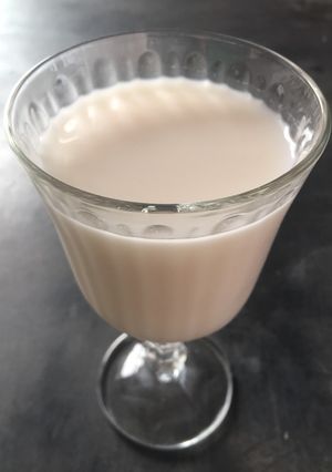 Una foto de Cómo hacer leche de almendras