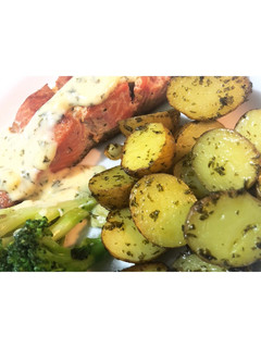 Foto resep Grilled salmon cheese cream with baby potato