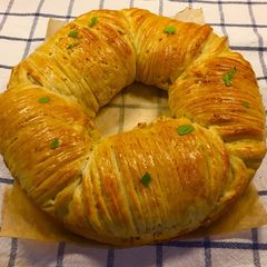 A picture of Wool roll bread:.