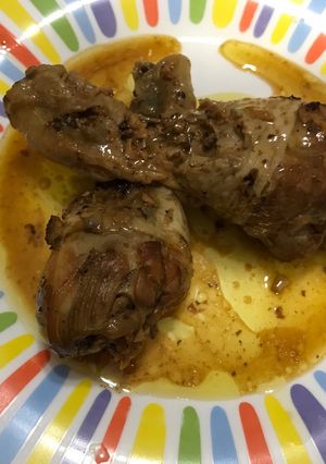 Una foto de Jamoncitos de pollo en salsa