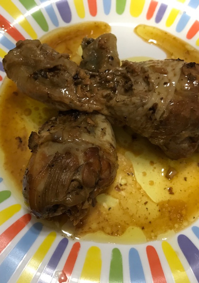 Una foto de Jamoncitos de pollo en salsa