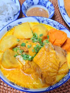 Hình của món Cà ri gà.