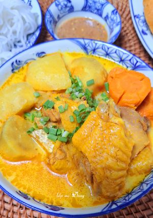 Hình của món Cà ri gà.