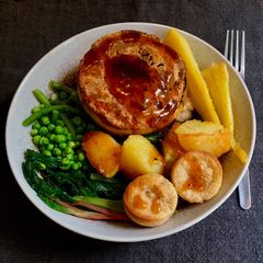 A picture of Vegan Sourdough Yorkshire Puddings 🌱🥳.
