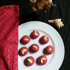 A picture of Oats Beetroot Almond Laddoo.
