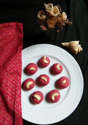 A picture of Oats Beetroot Almond Laddoo.