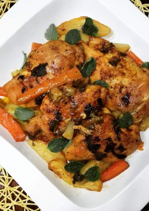 صورة لوصفة صدور دجاج بالزعتر الأخضر والخضار بالفرن 👩🍳🔥