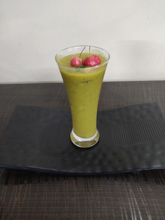 A picture of Cucumber mango smoothie.