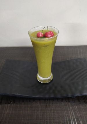 A picture of Cucumber mango smoothie.