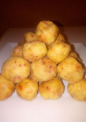 A picture of Yam balls.