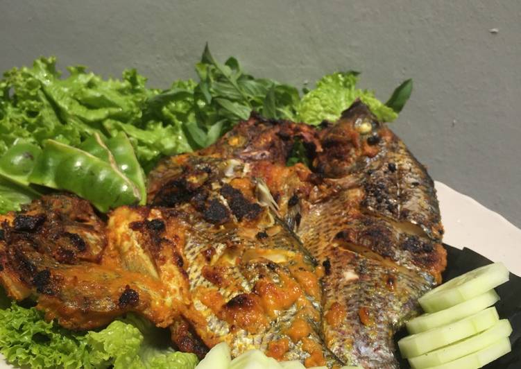 Proses meracik Ikan Bakar Bumbu Padang, Lezat Sekali
