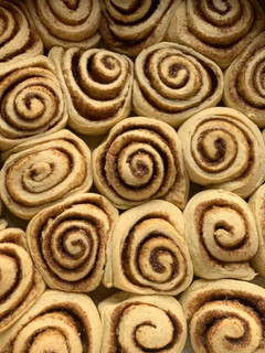 Cinnamon roll ainihin hoton girkin