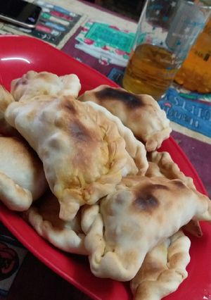 Una foto de Empanadas de pollo 😍