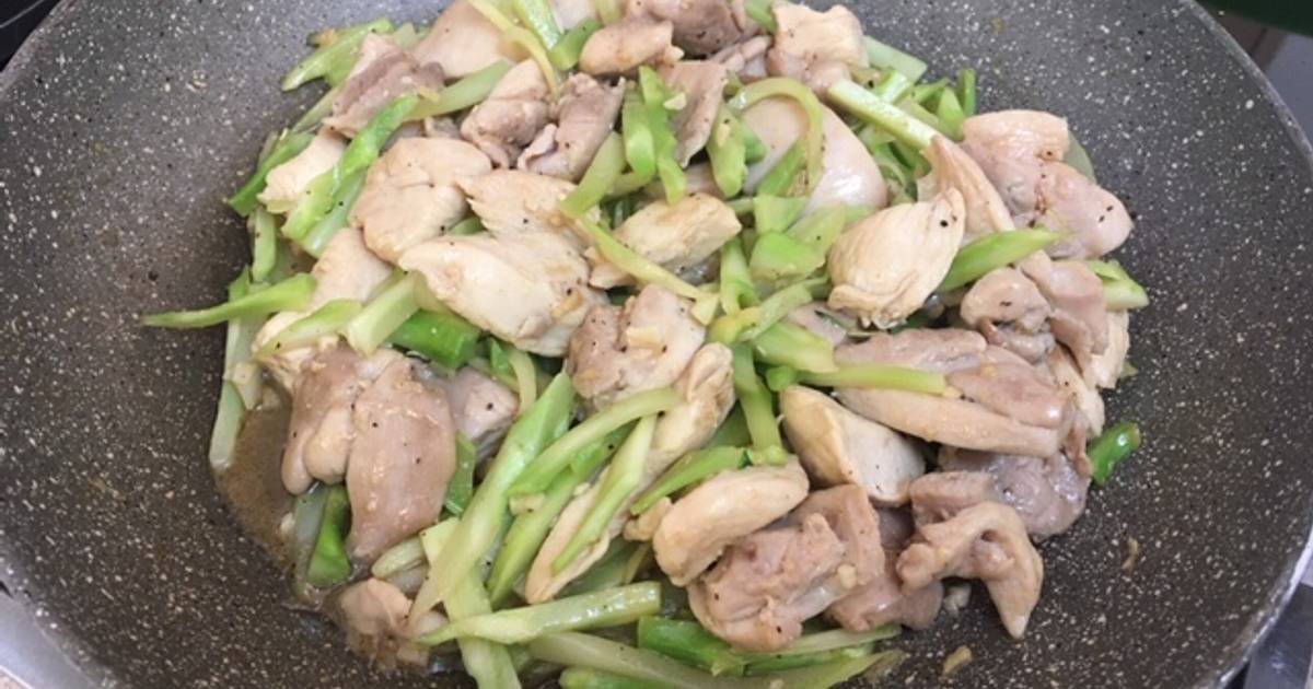 Chinese stirfried chicken and broccoli stems Recipe by Mottainai Cookpad