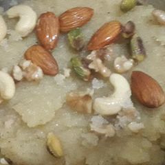 A picture of Makkhandi halwa.