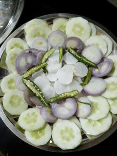 सलाद(salad recipe in hindi) रेसिपी मुख्य फोटो