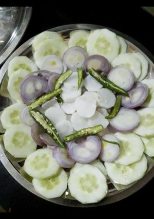 सलाद(salad recipe in hindi) रेसिपी मुख्य फोटो