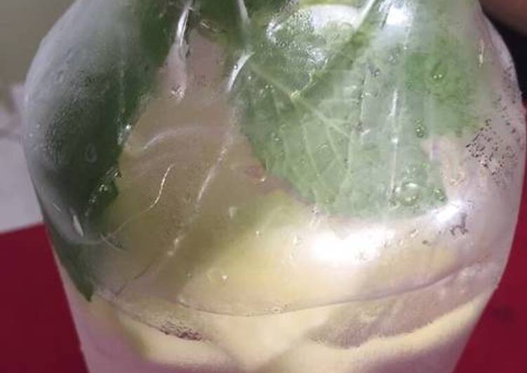 Agua saborizada de pepino