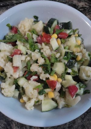 A picture of Cauliflower 🥗 salad.