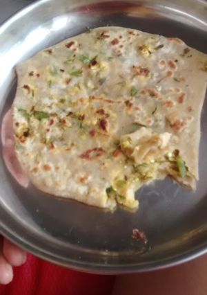 A picture of Parathas with paneer capsi.