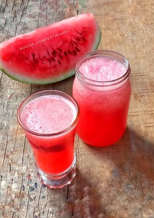 A picture of Watermelon and lime frothy drink.