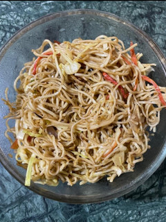 वेज नूडल्स (veg noodles recipe in Hindi) रेसिपी मुख्य फोटो
