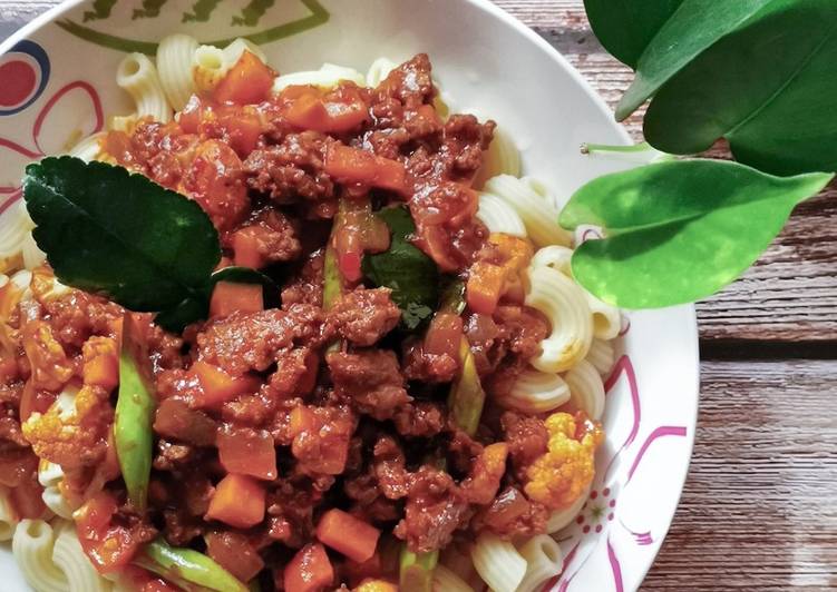 Langkah Mudah Memasak Paprik Daging dengan  makaroni yang Lezat