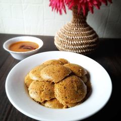A picture of Oats Semolina Idli.